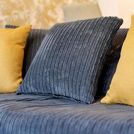 Luxury Birmingham City Centre Townhouse With Free Parking - Sleeps 4 - Perfect For Contractors, Business Travellers, Families And Other Groups - Near Bullring, Newstreet, Selfridges, Nec, Nia & Birmingham Airport Exterior foto