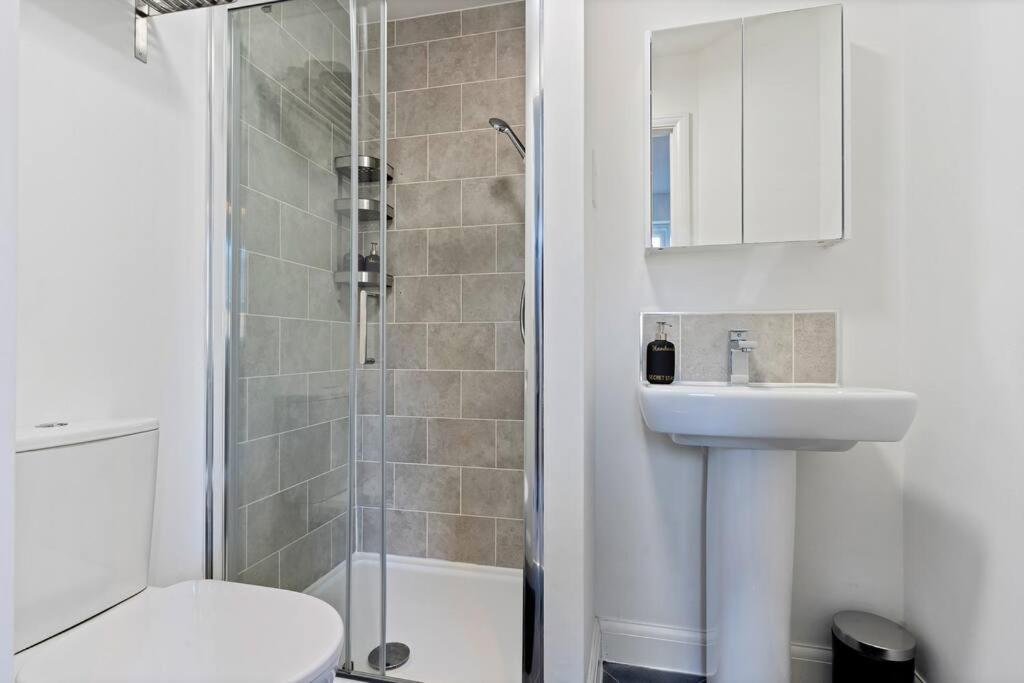 Luxury Birmingham City Centre Townhouse With Free Parking - Sleeps 4 - Perfect For Contractors, Business Travellers, Families And Other Groups - Near Bullring, Newstreet, Selfridges, Nec, Nia & Birmingham Airport Exterior foto