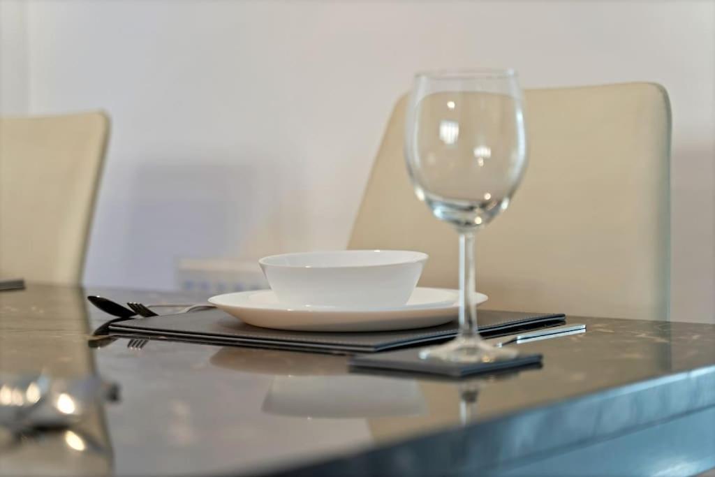 Luxury Birmingham City Centre Townhouse With Free Parking - Sleeps 4 - Perfect For Contractors, Business Travellers, Families And Other Groups - Near Bullring, Newstreet, Selfridges, Nec, Nia & Birmingham Airport Exterior foto