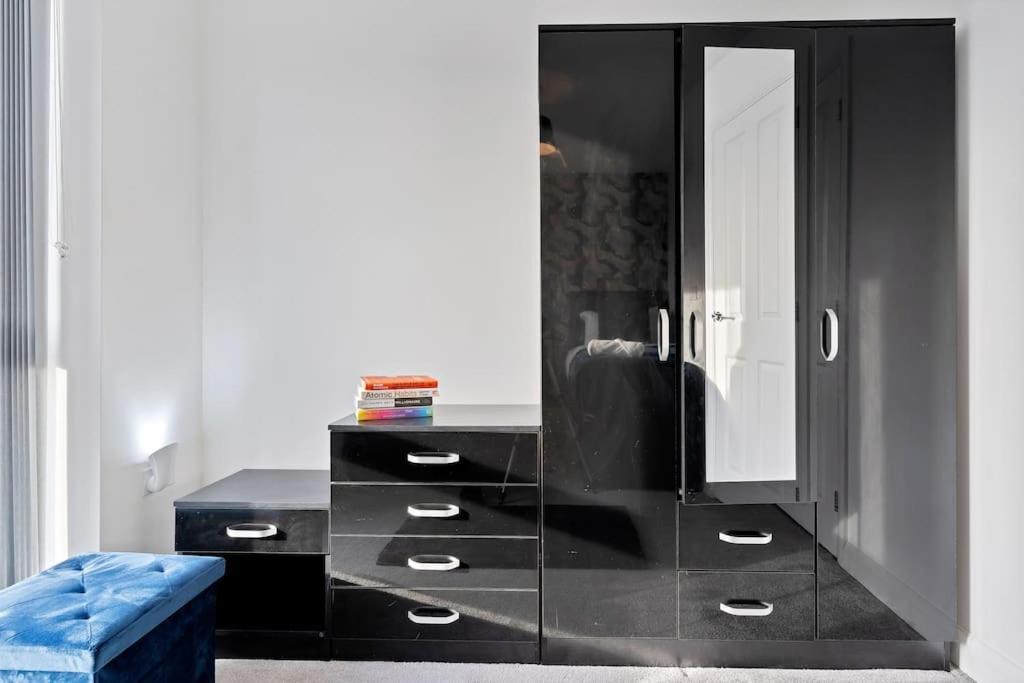 Luxury Birmingham City Centre Townhouse With Free Parking - Sleeps 4 - Perfect For Contractors, Business Travellers, Families And Other Groups - Near Bullring, Newstreet, Selfridges, Nec, Nia & Birmingham Airport Exterior foto